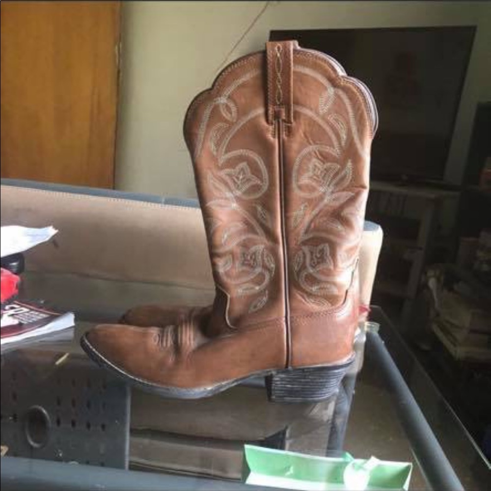 Woman’s Ariat Heritage Western Boots